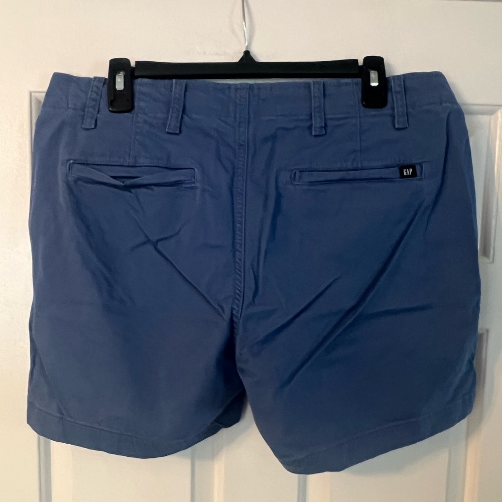 Gap ladies shorts in cobalt blue - Picture 2 of 6
